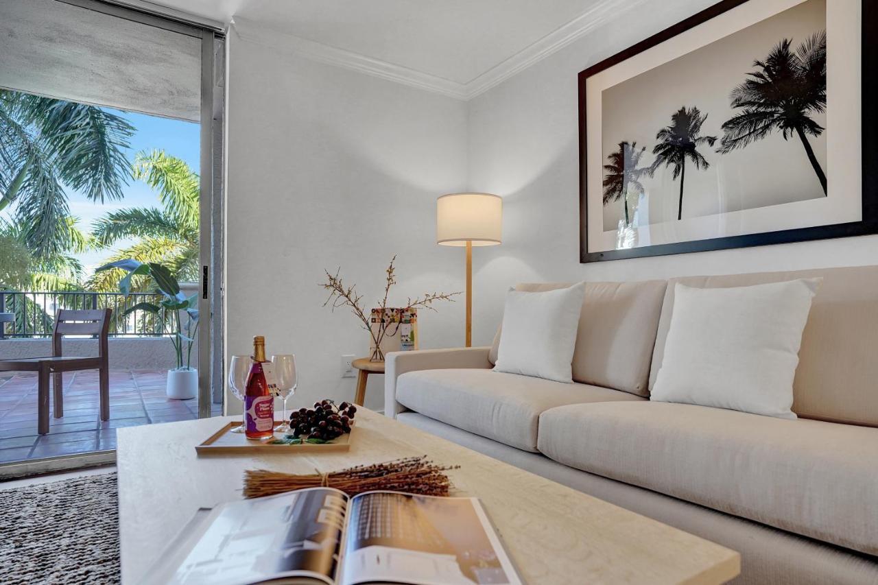 Dharma Home Suites Coral Gables At Gables Grand Plaza Miami Exterior foto
