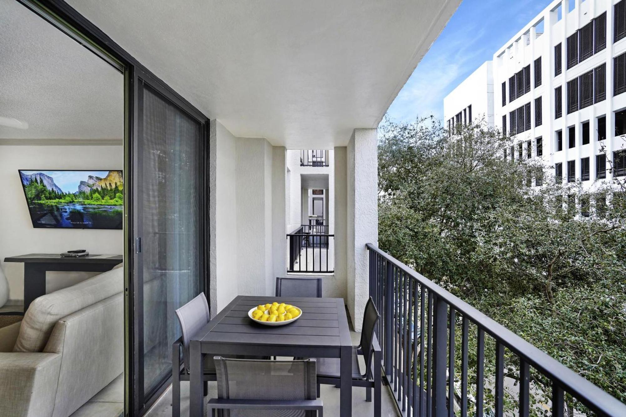 Dharma Home Suites Coral Gables At Gables Grand Plaza Miami Zimmer foto
