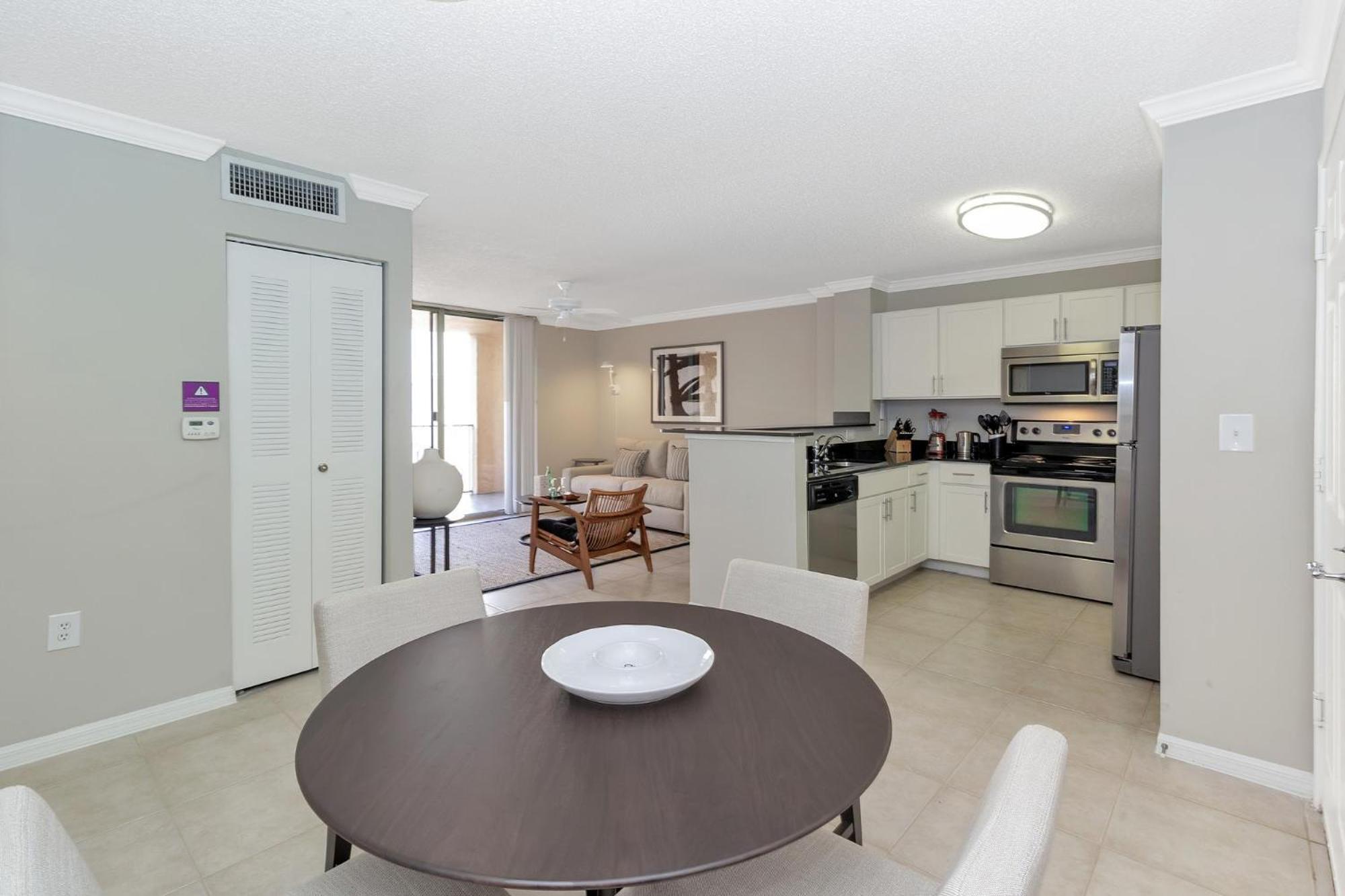 Dharma Home Suites Coral Gables At Gables Grand Plaza Miami Zimmer foto